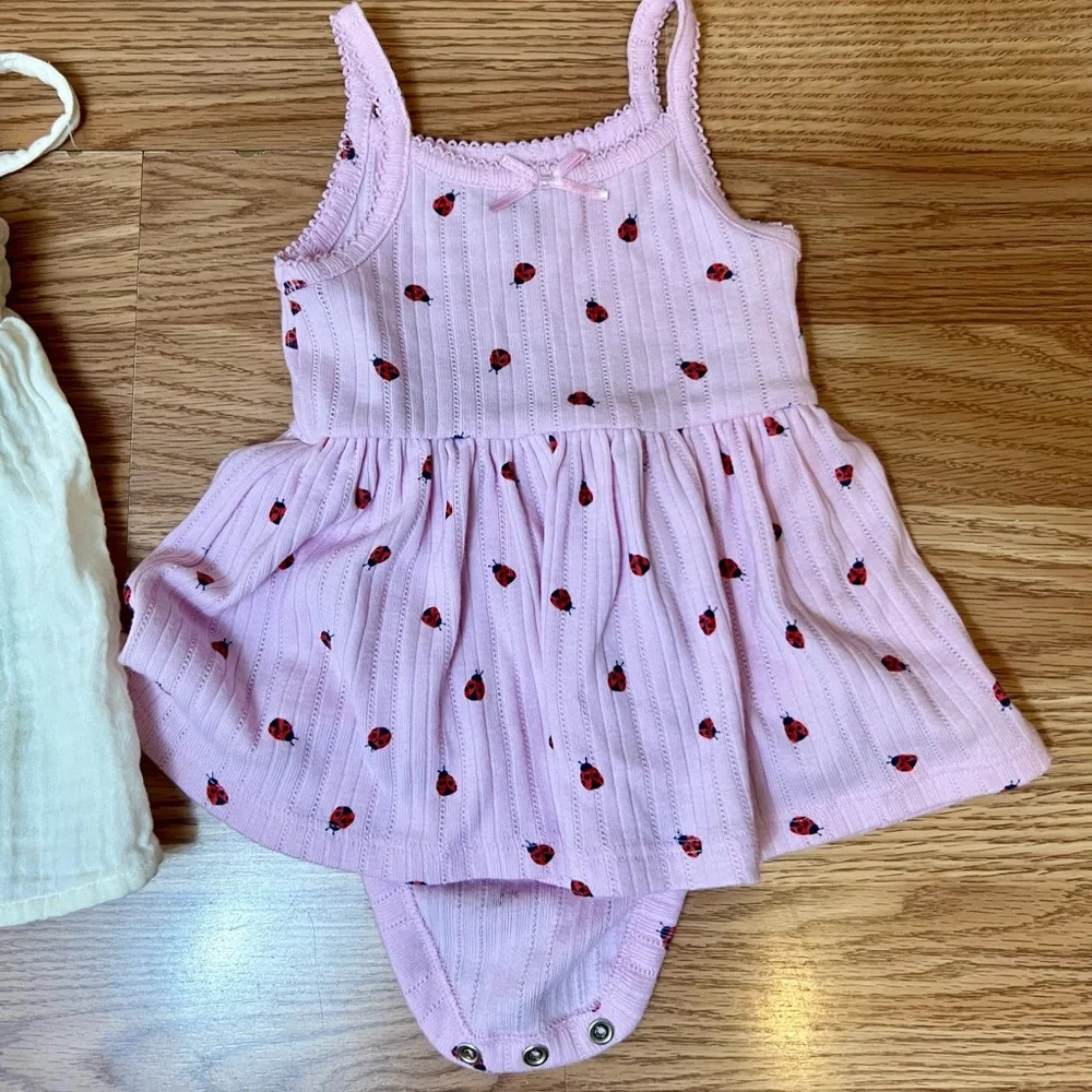 Colorful Baby Onesies and Outfits Set - Picture 4 of 9